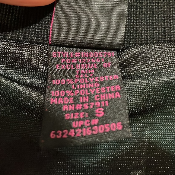 Wrapper Brand Juniors Dress - Picture 4 of 5